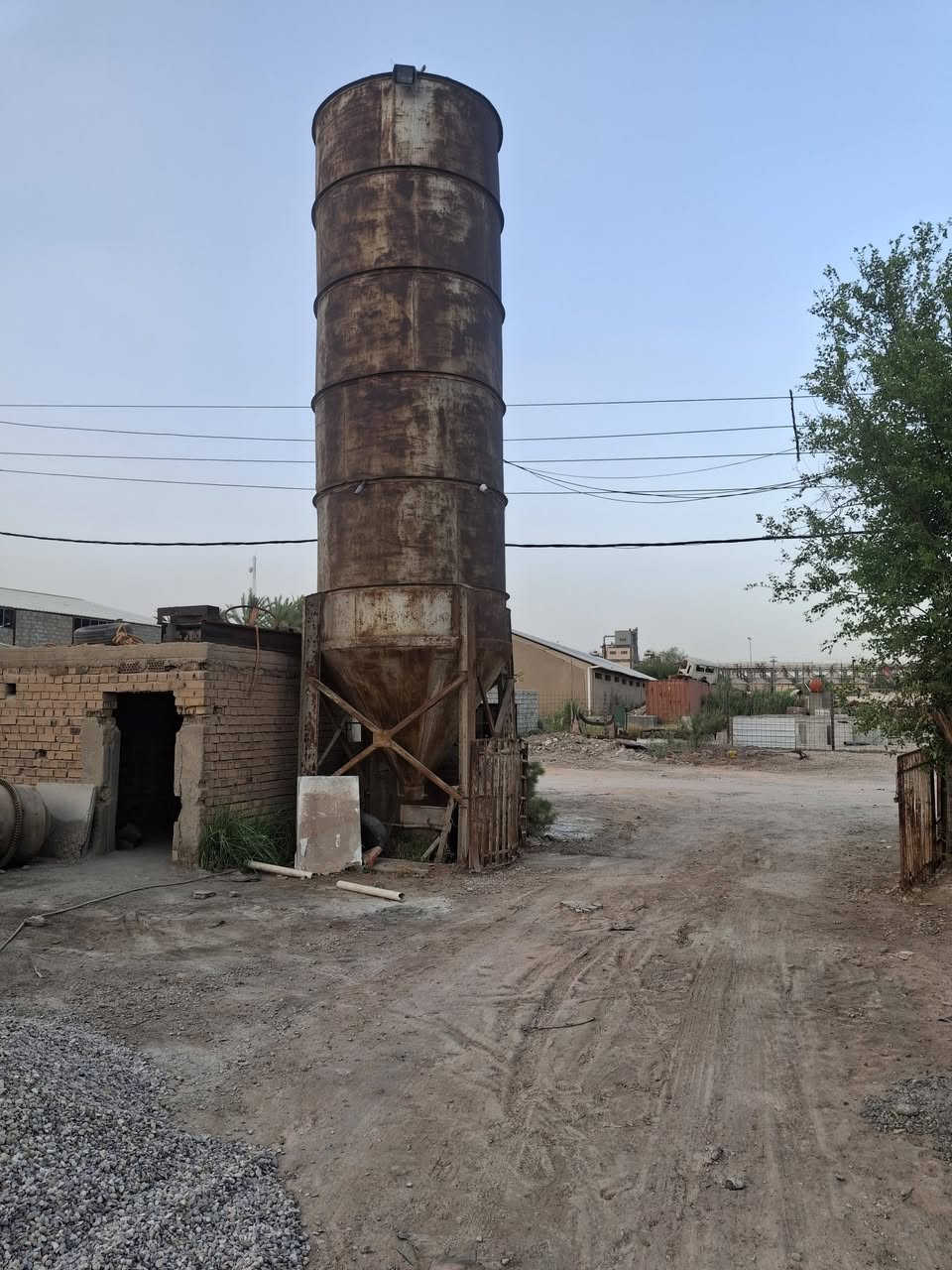 سايلو اسمنت للبيع الاستفسار اتصال على الرقم ***********
