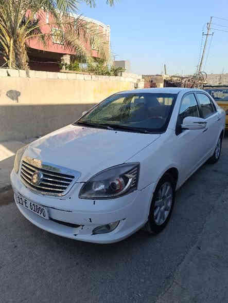 السعر 53 بيهه مجال قليل كلش حك الجيه 
سلام عليكم اخواني الكرام جيلي موبل موديل 2012 رقم بغداد سنويه 2030 هزه جديد مكينه أو  كير كورلا بلادي سياره ماشيه 149 كيلو متر تخم تاير جديد صدر خلفي أمامي مال كورلا قبل شهرين نافضهه مكاني بغداد حي التأميم قرب شقق بسمايه  أو مدينة الصدر قرب حمام المدينه أي استفسار اتصل على رقم *********** ما متواجد على فيسبوك بغداد
