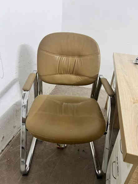 سلام عليكم 

غراض مكتب للبيع كلهن نضيفات 

للاستفسار الاتصال

***********
