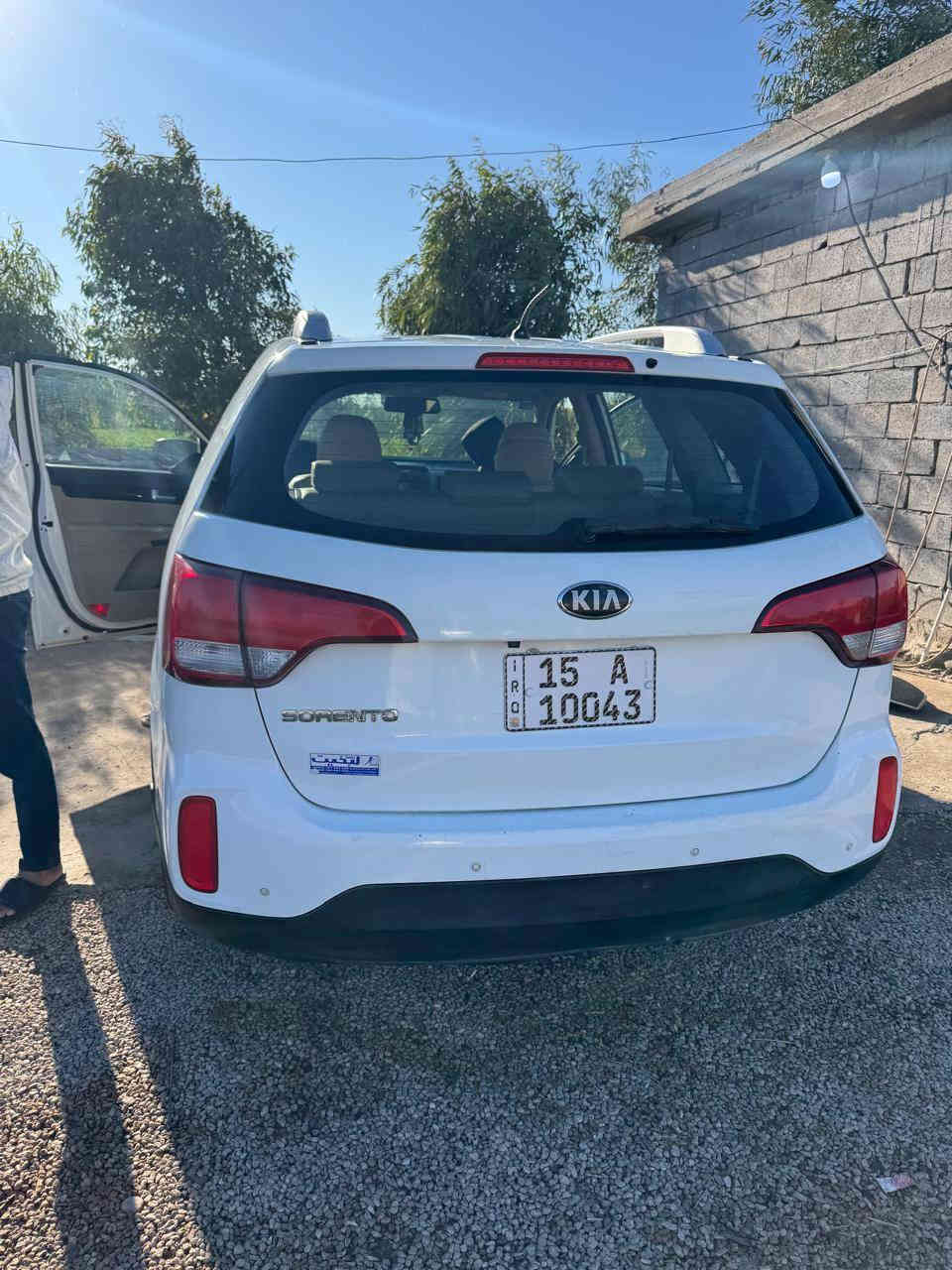 السلام عليكم شباب كيا سورنتو خليجي موديل ٢٠١٣ شكل ٢٠١٤ مكفوله كفاله عامه رقم انبار كير مكفول محرك مبدل بلادي محرك ٢٤٠٠  السياره حيل نضيفه ومتصرف عليه لو ربع جاهزه من كل النواحي عليه ادامه كامله ماشيه ٢٠٠ الف السعر المطلوب ١٦٧ وبيه مجال واني مكلف بالنشر هذا رقم صاحب السياره للاستفسار الاتصال ع الرقم ***********
مكان السياره الانبار الخالديه

