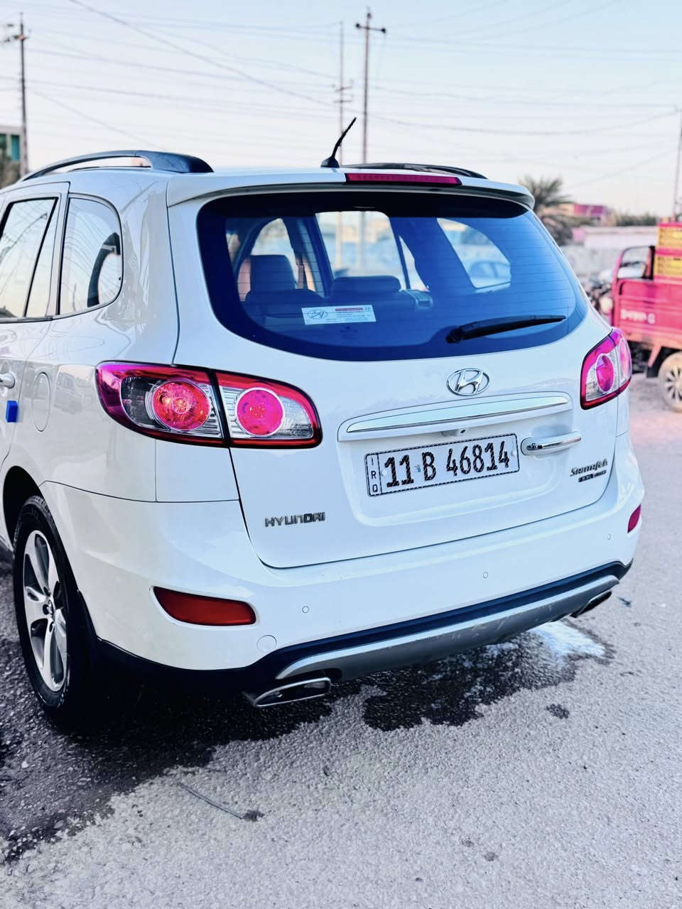 سلام عليكم 
سنتافي ٢٠١٢ رقم بغداد الجديد 
مكينه وكير كفاله 
فول موصفات 
٦ سلندر 
بصمه 
٧ راكب 
٣ قطع تبريد 
كشنات جلد 
٥ ويل كب فراشه 
كشن كهرباء 
حساس وكامره بلادي 
تبريد لمس 
سياره جديده واحلى من الصور بيه بارد قليل بربع الجاملغ الأمامي جهت العبري وتكحيل بطرف الباب والباقي كفاله صوره السونار ب المنشور 
مكان السياره الديوانيه-عفك  
*********** محمد
