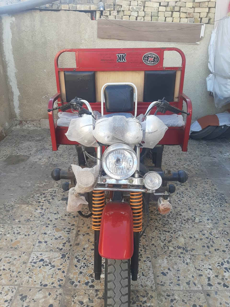 السلام عليكم شباب هاي ستوته للبيع موديل 21 مكاني أبو رمانه السعر 3 ملايين وبيه مجال ***********
