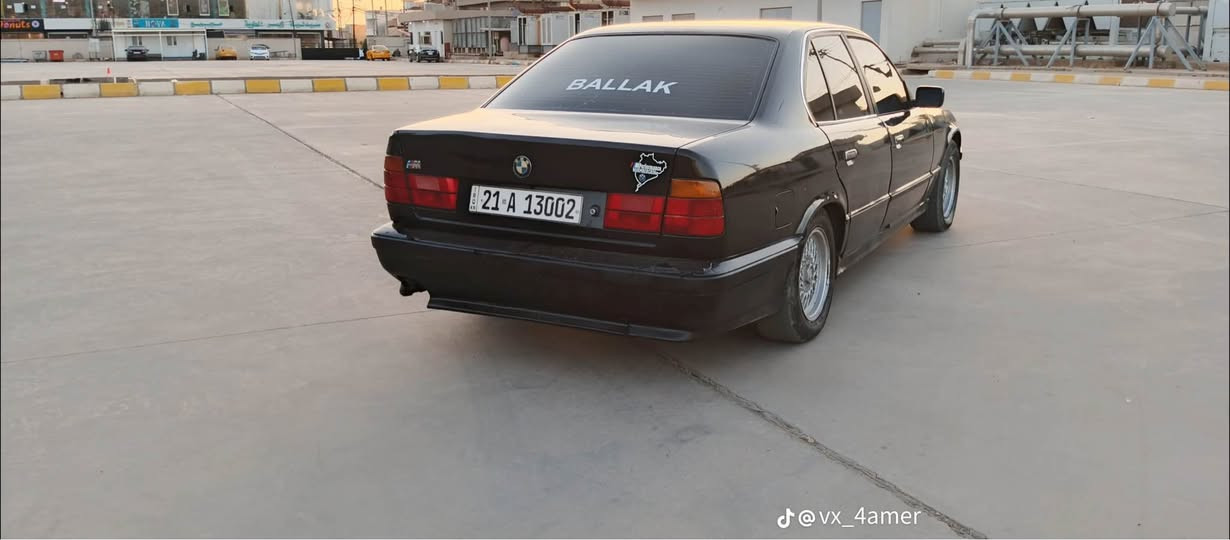 BMW 1992 520i  مەکینە ٢٠ی گێرعادیە رەقەم و سەنەوی نوێیە هەزەکەشی بەسەر نەچوە کۆبۆن بەنزینی  هەیە دووجام کارەبایە چوارتایەی پاکی لە ژێرە گێر و مەکینەی و ئەکسلی بەشرت  سعری ٤٤ وەرەقە معامەلە *********** واتسئاب كركوك, العراق
