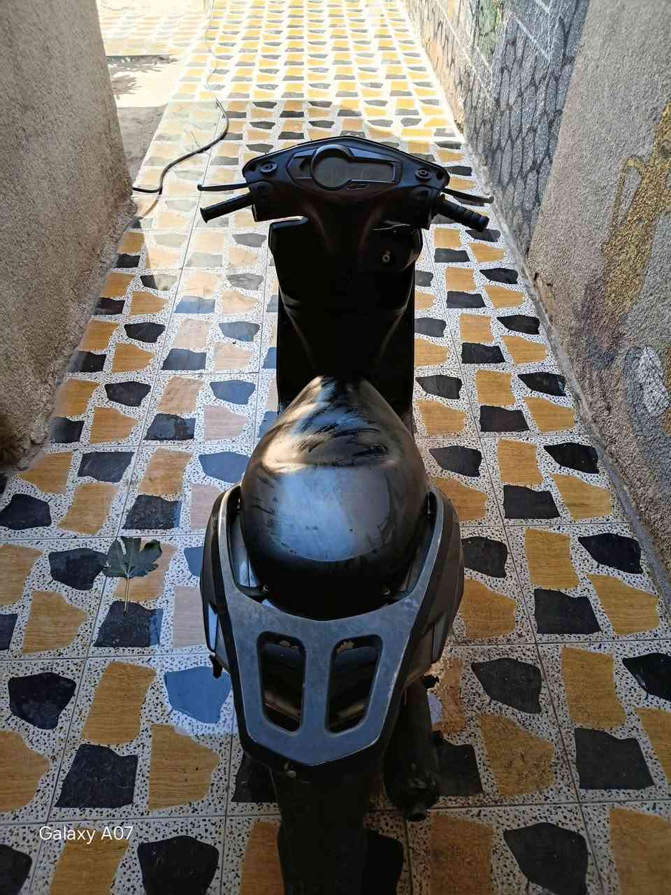دراجه سكنس للبيع 
ماعوزلها شي 
كرهبايات كلها شغاله سلف نكره  وحده وهندر دراجه رزنه
السعر ٣٥٠بيها مجال  
ستفسار ‎0788 920 0878
خاص متواجد
