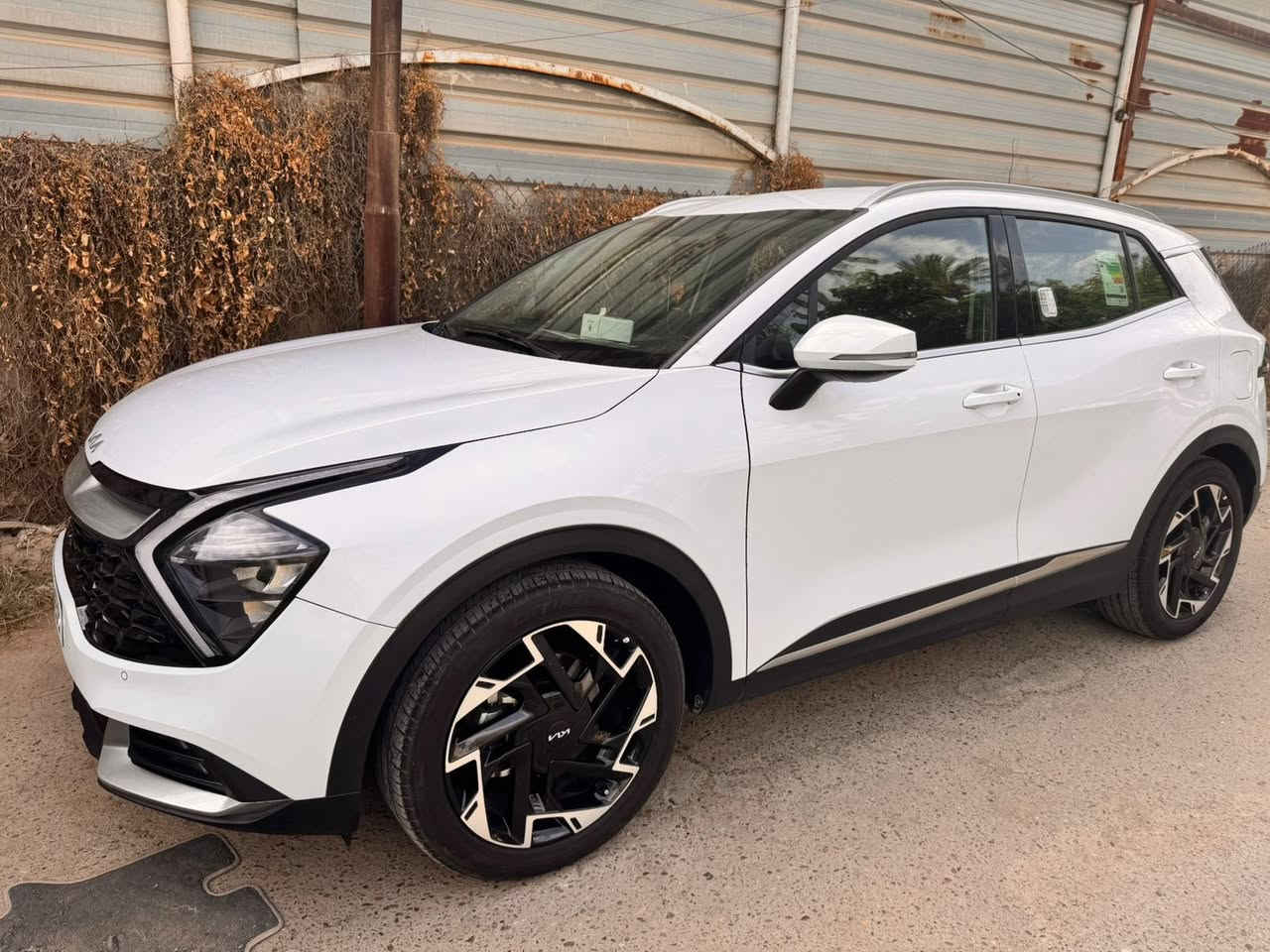 ا
يا الله 
سبورتج خليجي 2023 
ماشية 45 الف 
***********
محرك 2000 دوش 
سيارة بصمه نص فول 
رقم بغداد باسمي
سيارة جديدة 
بيها كم حالوب ممبينات كلش خفيفات
ينعدن ع عدد الاصابع 
سونار بالمنشور 
سعر 213$ بيها مجال قليل 
مكان سيارة بغداد العامرية
