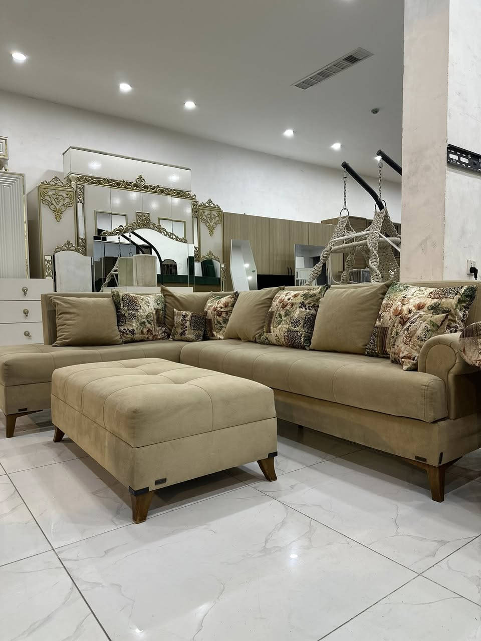 كورنار ماركه ( دلال ) 6 مقاعد بميزه سرير ومخزن  اسفنج فول بولستر طبي  لفريم كله خشب زان + بوف جانبي يصير مقعد مع التخم ويصير 8 نفرات او تخلي طبله وسطي وبخصوص النضافه ف 100‎%‎ نضيف  ويجود توصيل لجميع محافضات العراق  وبا انسب الاسعار  

العنوان اربيل  هفلان شارع المستعمل ( معرض الياقوات ) 

للتواصل 
***********
***********
