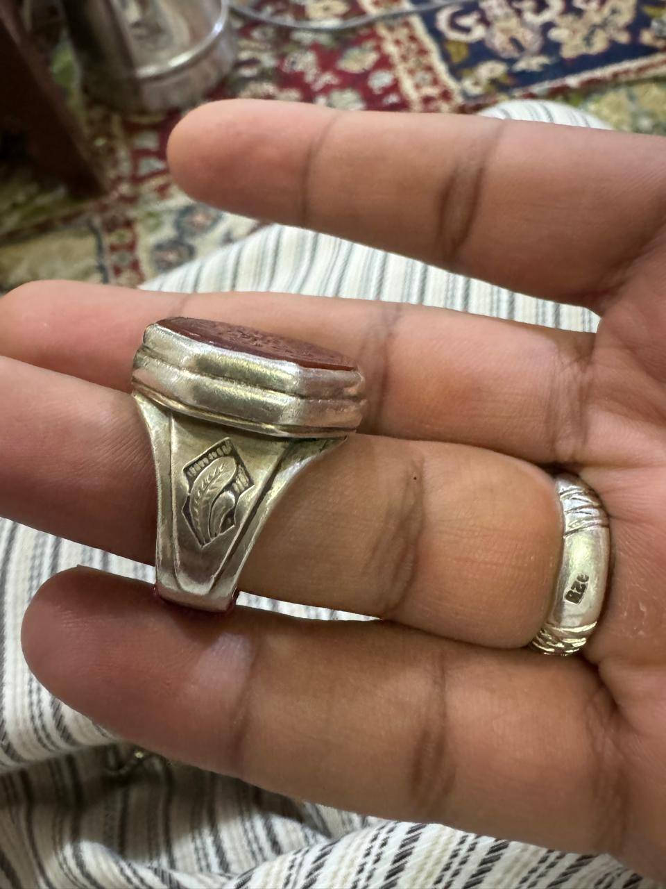 للبيع خاص او   *********** واتساب عقيق ربع نادر وشرط قديم مخطوط نصرا من الله وفتح قريب صياغه ثقيله قطعه تحفه مكاني بصره
