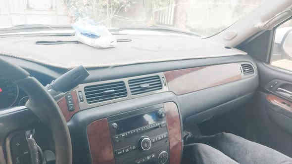 السلام عليكم تاهو ٢٠١١سياره مكفوله من الضربه والتبديل اصل سلفر مصبوغه عام مكينه كير حداديه تخم تاير كشنات جلد اصل مكينه كير جدد قبل شهر شادهن تخم تاير البارحه شديده جديد تخم ويل مال ٢٠١٨سياره نقصه بور بيه صوت فقط سياره جاهزه ***********بلخدمه السعر٧٥ترهم مراوس
