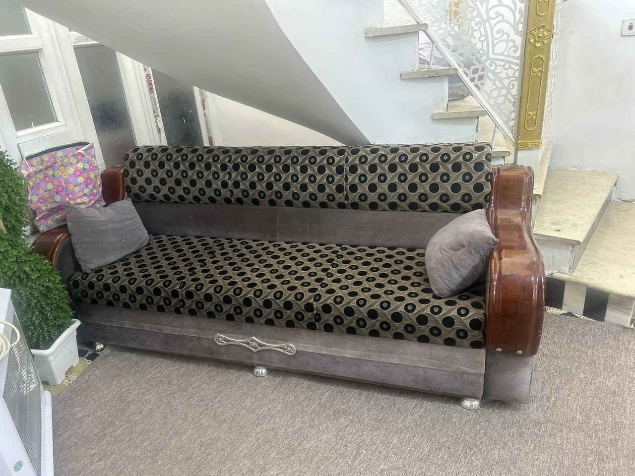 تخم للبيع سعر 550 الف وبي مجال للشراي عنوان طويريج ***********
