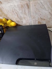 بلي ستيشن 3 وياه هارد و3 يدات شغال ب100 وبي مجال  كونفيره 3 سرعات شغال...