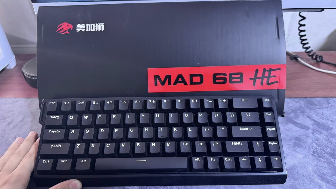 السلام عليكم 
كيبورد  Madlions 68 HE RGB للبيع
كيبورد مغناطيسي و معروف تكدر تبحث عن اسمه و تشوف شنو مواصفات و مميزاته 

الكيبورد مستعمل قليل الصراحة كلش نضيف و مابي أي شي 
كامل ملحقاته موجودة عدى الكيبل مالته ماكو الصراحة 
انطيك وياه كيبل مال غير كيبورد ايضا اصلي  

رايدة ب٤٥ الف
بعد اسعار الكيبوردات المغناطيسية معروفة اغلى من هيج
اذا تحب ارسلك فيديو راسلني و تدلل 
 ***********
