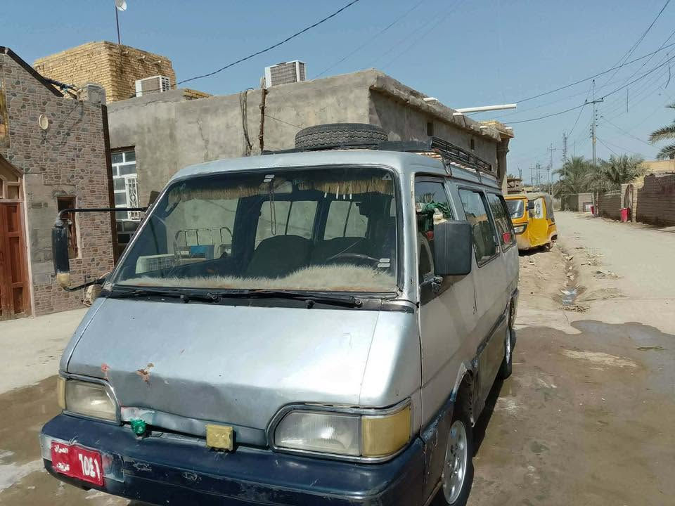 السلام عليكم ورحمة الله وبركاته سياره بسته للبيع مكفوله كير ومحرك السياره  خير من الله سنويه موجوده  سعر 25 وبيها مجال   مكاني ناصريه ***********
