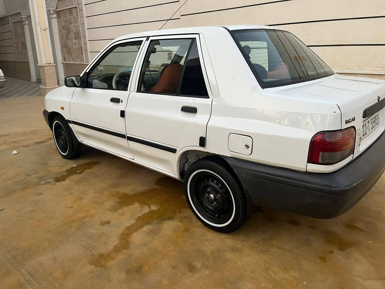 السلام عليكم سايبه لبيع 2018 كامله من كلشي سياره مال بيت ماشيه 100 بيه باب سايق مصبوغه لباقي كفاله كير مكينه مكفول تخم تيرات سياره بسمي السعر 56 
هاتف ***********
