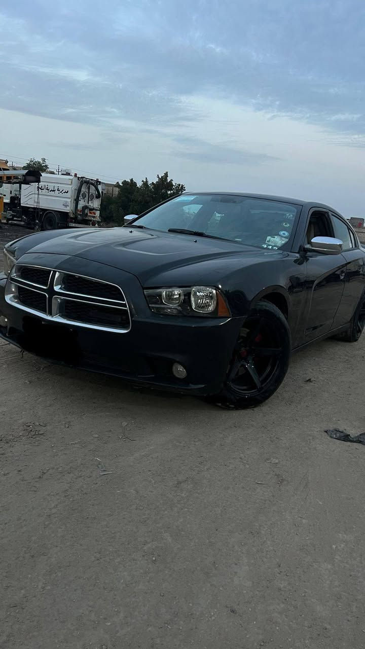 السلام عليكم  جارجر ١٤ سياره جاهزه فول موصفات خليجي كصه جنطه ادوات السعر ٤٩ رقم بيه وتساب *********** بيه ويلكب رياضي عنوان بصره
