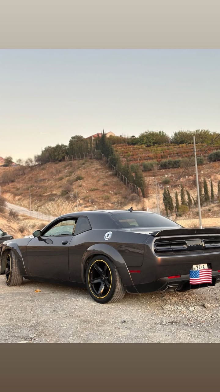جالنجر sxt ples v6
2015
سعر 165
ماشية 130 الف
فول مواصفات بس بدون فتحه
شاشة جبير
رادارات جانبي
حساس خلفي
كشنات جلد تبريد وتدفئه 
وستيرن تدفئه
سيارة بدون مصرف
طخم وحداديه كوله جديد
كلين تايتل فقط بلعراق صار بيه ربع باب السايق صبغ
بدون ايرباك بدون شاصي بدون دواخل 
سيارة جديدة ونظيفة ومصروف عليه
وايد بدي بدون براغي سليكون وصارله اكثر من سنتين والحمدلله مافد يوم نشلع
وياله جدد وتايرات
سيارة مصروف عليه ونظيفه ماشاءالله
*********** دهوك, العراق
