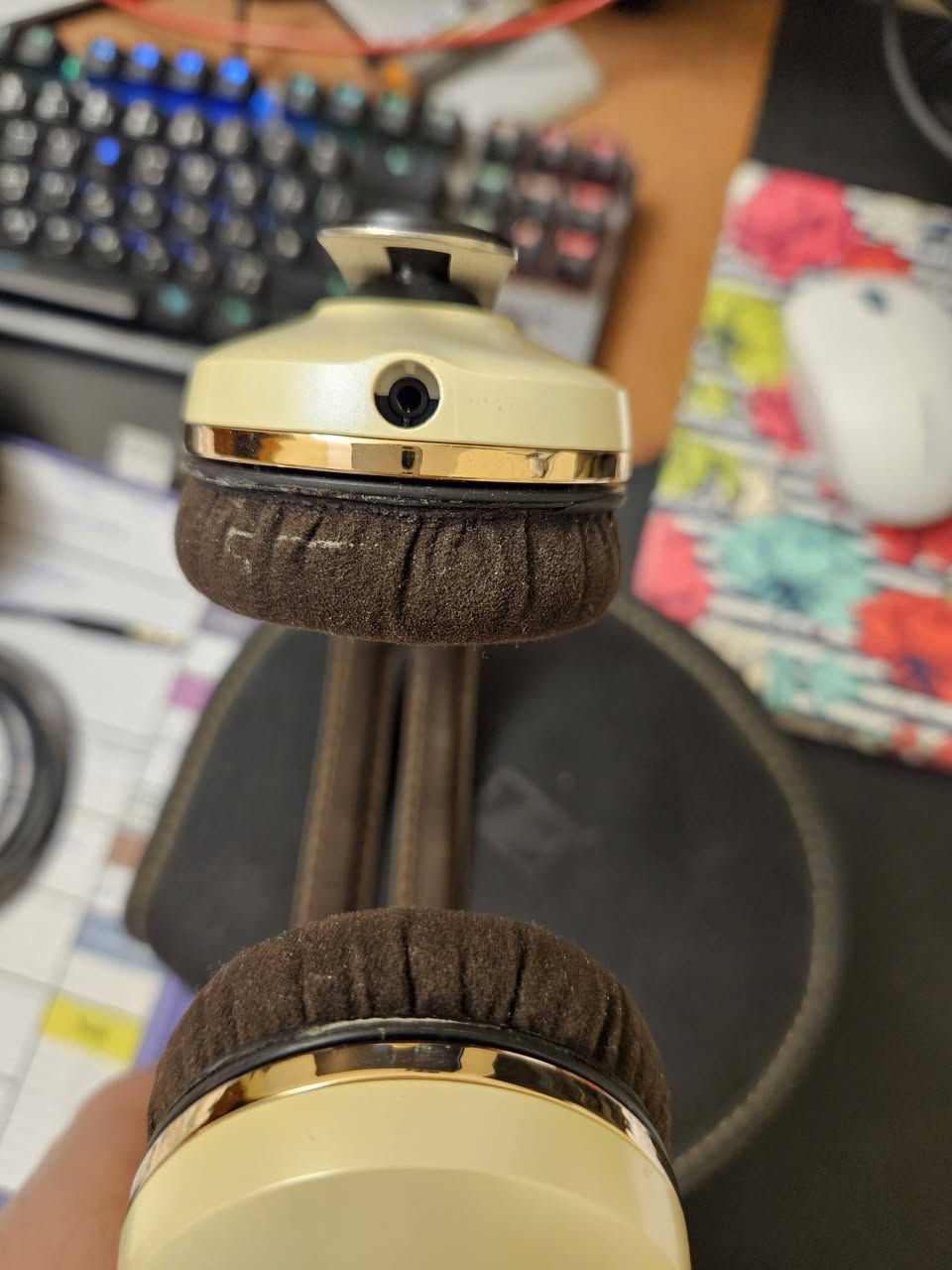 SENNHEISER MOMENTUM 2
سنهايزر مومينتم 2 
اذا تفيدك راسلني
***********
