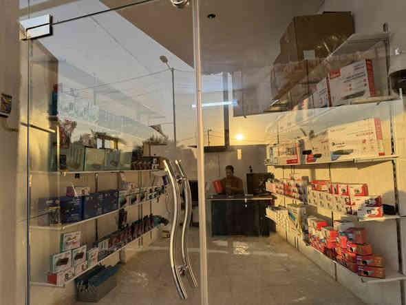 مكتب المهندس لتجهيز وتنصيب وصيانة كاميرات المراقبة 
كاميرات من شركات عالمية وبجودة عالية 

بأدارة سيد حسين : ***********

العنوان : الشماعية شارع الكهرباء مقابل دائرة الكهرباء
