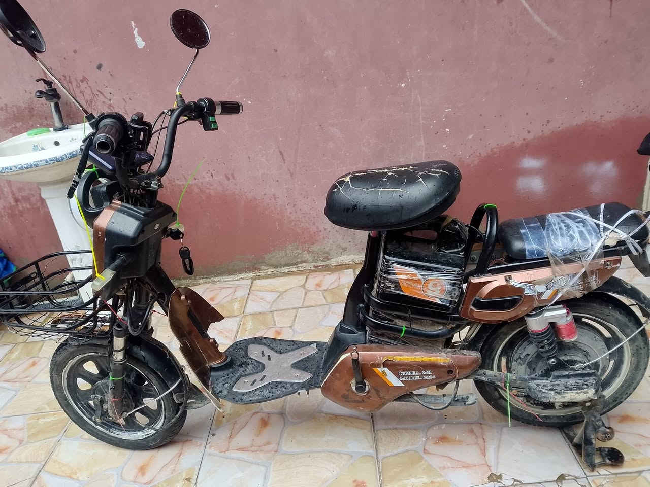 السلام عليكم عندي دراجه شحن كل عيب ما بيها موديل 24 دراجه نظيفه وما بيها كل عيب كهربائيات كلها شغاله تجي تفحص وتشوف شاشه بلوتوث دراجه ما بيها كل عين بطاريات مبدله جديدات ماطور كل عيب ما بيه فقط بس السله ابدلها وتشغيل عن بعد السويتش مستعجل على بيعتها واللي يريدوا السعر خاص


**إذا كنت صاحب هذا الإعلان وتريد حذفه لأي سبب، رجاءا أرسل رسالة إلى الدعم الفني**