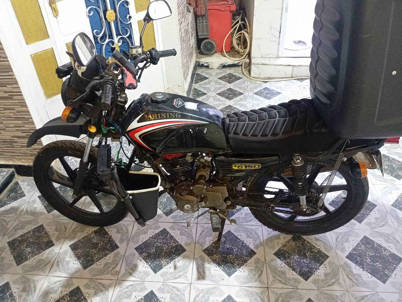 سلام عليكم دراجه شاينك موديل 2023 رقم كربلاء مشروع وطني سنويه اي نقص ما بيه مكينه 150cc بكاني بغداد جسر ديالى رقمي *********** سعر 1450بيه مجال شي قليل
