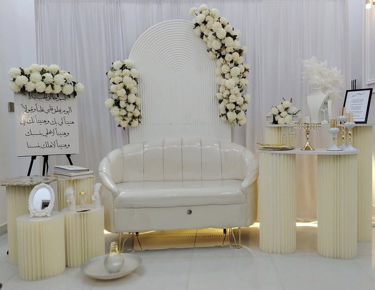 مشروع كوشات كامل للبيع كوشه وحده تصير اكثر من نموذج نضفيه كلش قطع لوياه كلش هواي السعر اريدهن مليون و٣٥٠ وتوصيل عليه الصور داخل منشور كله واضح ليريد يشتري يراسل واتساب *********** مكاني كوت
