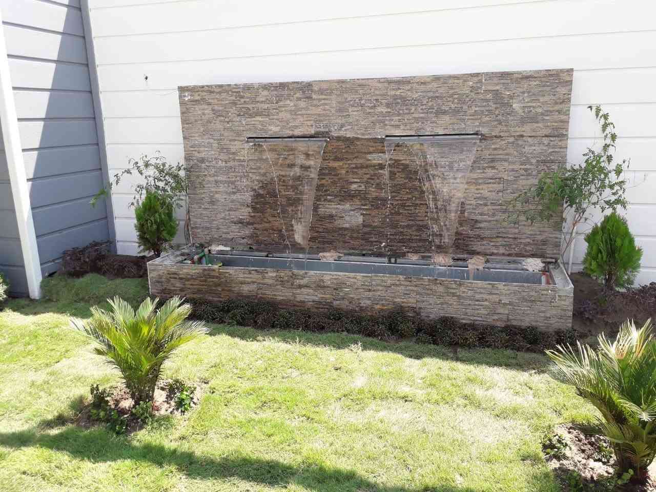 هندسة حدائق وعمل ديكورات ونصب منظومات التقطير ومرشات + متوفر كافة انواع فسائل النخيل والاشجار الدائمية والموسمية وانواع الثيل ..
للتواصل على الرقم *********** واتساب

للتواصل على الرقم *********** واتساب
