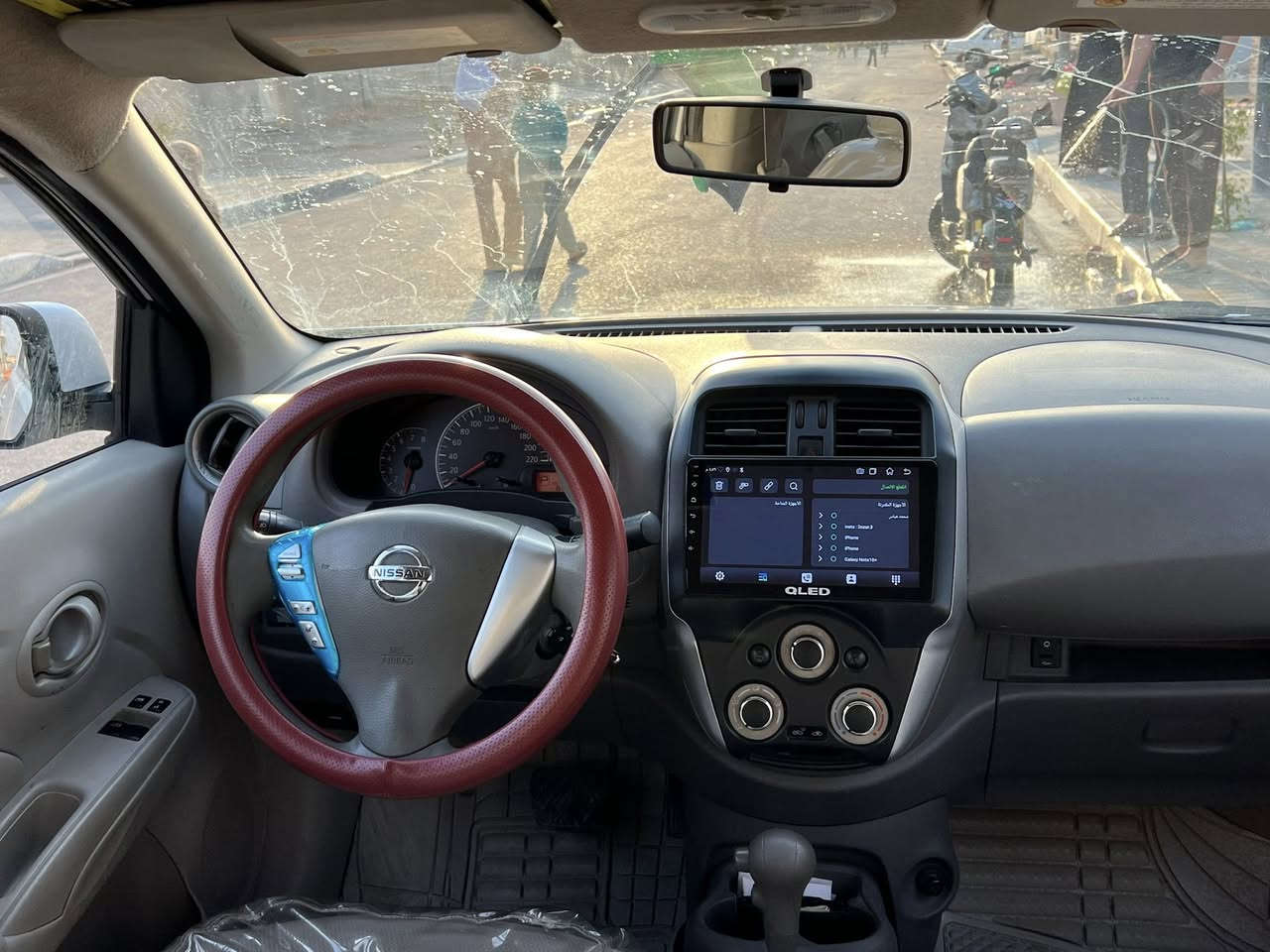 إسلا عليكم  نيسان صني. 2022  سياره نضيفه  وحلوه  مكفوله كفاله عامه. هندي. ماشيه  61   بيه بس بارد  صفحت السايق الباب الخلفي                                                                      البصره الزبير.                                                                                    الاستفسار  ***********
