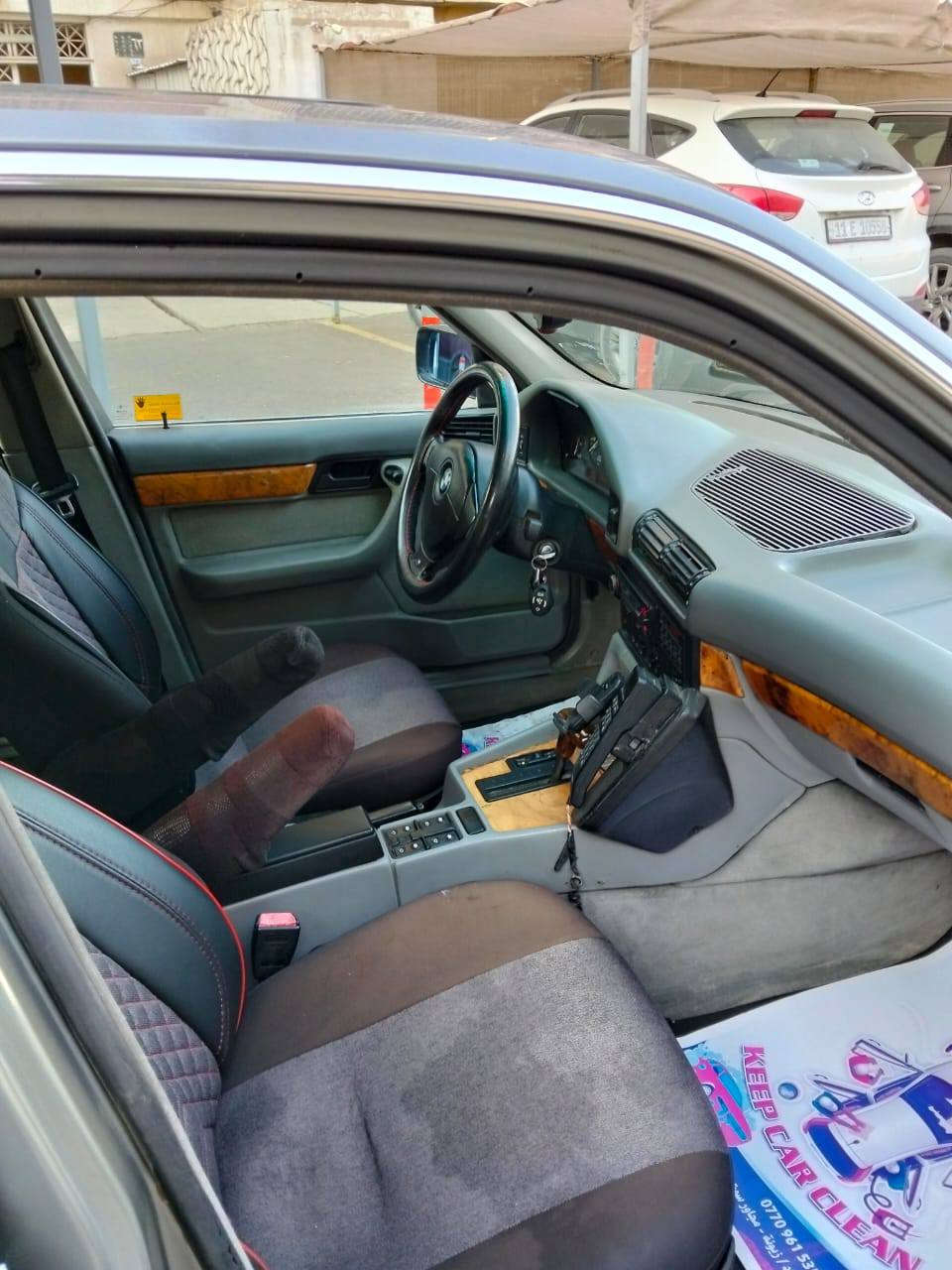 بي ام 525 BMW مسكر 
‎سيارة بلادية
‎ماشية 149 الف حقيقي
‎مكينه وكير بحالة ممتازة
‎تبريد ثلج بالصيف
‎مروحة كهربائية ومروحتها القديمه موجودة
‎دمام خلفي
‎تخم تاير جديد
‎ادامة كاملة
‎كل كهربائياتها شغالة
‎بردة خلفية كهرباء
‎بردات ابواب خلفيه اصلية
‎مري كهرباء
‎كشنات كهرباء وخزن ميموري
‎تلفونها البلادي مع البدالة
‎شاشة وكامرة خلفية دوارة
‎رقمها بغداد الاوربي الجديد وبأسمي تحويل ثاني يوم
‎مكان السيارة بغداد زيونة
‎السعر 95 ورقة
‎للتواصل ع الرقم *********** يحتوي واتس اب
‎وغير متواجد ع الفيس بوك بغداد, العراق
