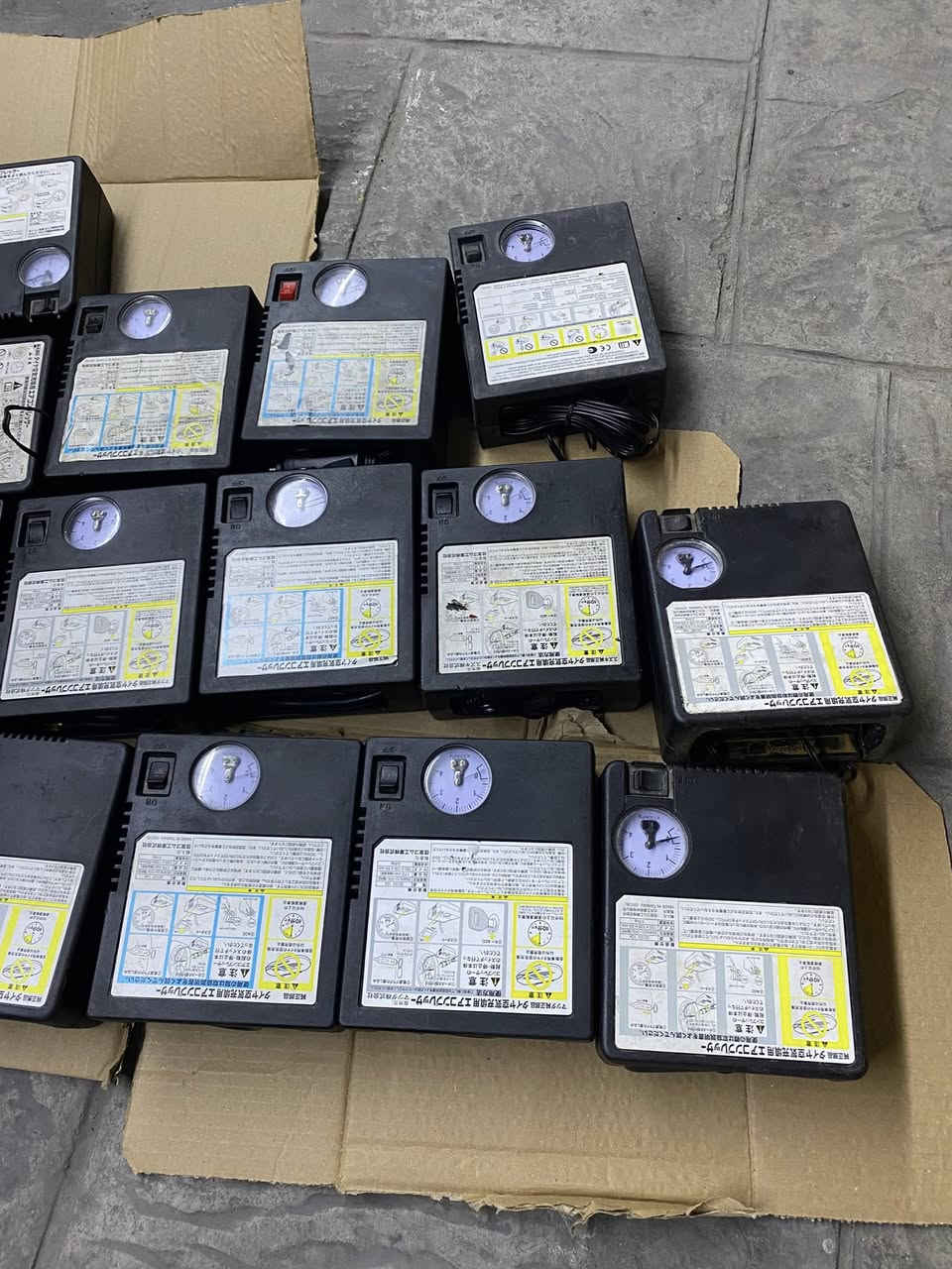 " وصل عندي منفاخ اطارات السيارات 🥰 اصلي مال تفصيخ 
صوندة لنفخ الاطارات 
" سلك طول 3 متر يربط مباشر مع الجداحة السيارة توصيل 
لجميع محافظات العراق 
"للحجز والاستفسار مراسلة الرقم واتساب فقط 
***********
