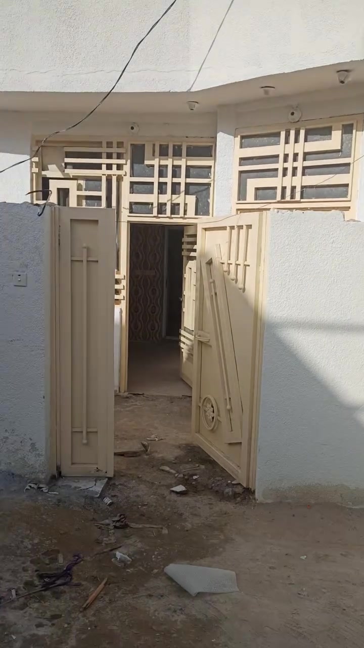 السلام عليكم بيت للبيع شارع الحافض كربلاء طابو 25يبعد عن مام الحسين 4 دقايق سعر 30 بيع سريع هوي بيت يسوة 40 راعيه محتاج وريد بيعه ***********
