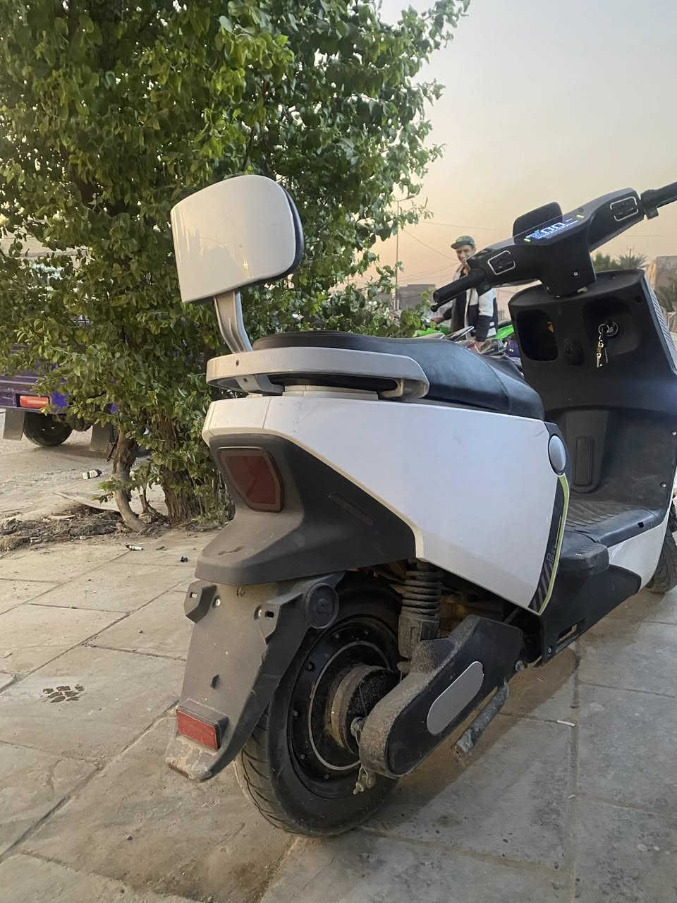 للبيع حبايب ب ٦٥٠ وبيها مجال ماتركس موديل ٢٥ مستخدمها بس ٣ اشهر عل إيدي ولله جديده  متوازي اريد ابيع 
*********** مكاني بياع تقاطع درويش
