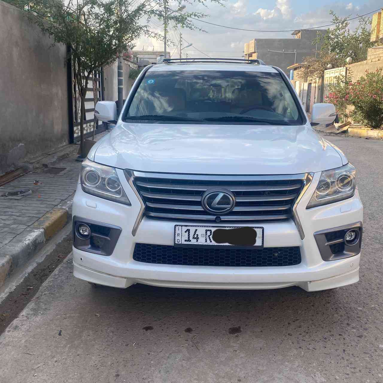 السلام عليكم
لكزز موديل 2014 

سياره كفاله عامه رقم بصره دولي 

تحويل مباشر 

مكان السياره بصره القرنه
السعر $400 وبيها مجال 

رقم الهاتف للأتصال ***********
