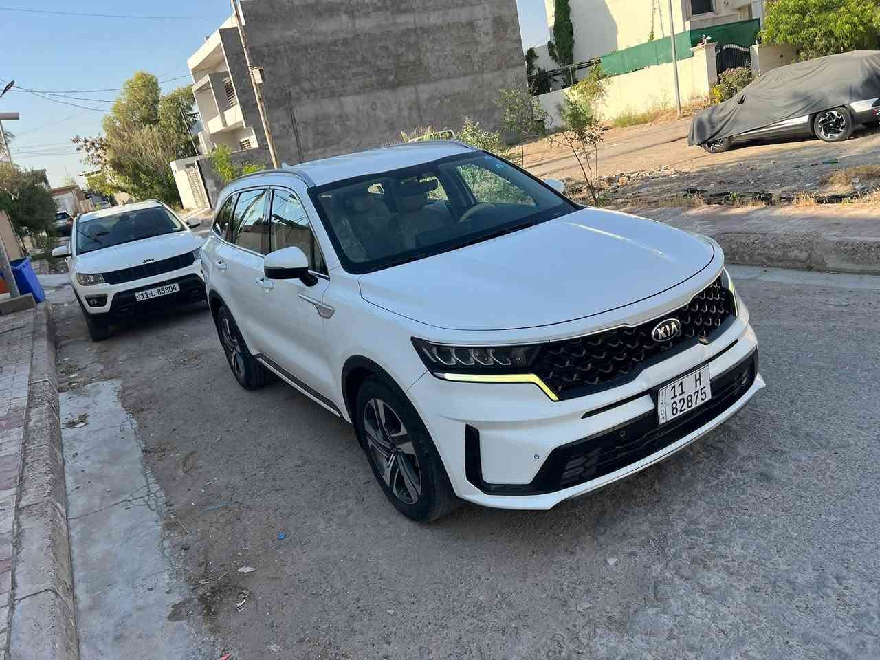 كيا سورنتو خليجي 
رقم بغداد الماني بسمي 
لون ابيض 
موديل ٢٠٢١
٦ سلندر ٧ راكب 
فوووووول مواصفات بدون فتحة
بصمتين: تشغيل وتقفيل 
الباب الخلفي كهرباء 
مانع انزلاق وانحدار 
اكيورة بلستيرن 
شاحن وايرلس 
شاشة اعطال بلدشبول 
نظام سبورت ورياضي وعادي 
تشغيل عن بعد 
هند بريك بصمة 
اوتو هولد توقف ذاتي 
نظام ايكو درايف 
كشنات جلد اصلي ملكي 
كشنات ٢ كهرباء 
شاشة كبيرة اندرويد 
كامرة دوارة اصلية 
حساس امامي وخلفي 
مري شفط مع القفل 
تحكم استيرن فول 
حاكية: ابلوتوث: اوكس 
كيجات السرعة زئبقية 
شاشة الدشبول الكترونية 
تبريد ابيانو لمس 
تبريد ٣ قطع ثلج 
اضواء ترحيب بليدات 
علامة سورنتو بلدوسة 
اضواء دشبول ليلية
لايت اسود ٥ عدسات 
لد امامي وخلفي 
لايت زنون اصلي 
اشاير بلمري
يدات نيكل اصلي 
ويل اكروم ١٩ 
تخم تاير جديد لك 
ماشية ٧٠ اصلي ادك جرس
سيارة مال بيت وجديدة على ايد وحدة من زيرو لحد الان 
كير ومكينة وصدر وحدادية وتبريد كفالة عامة 
بدون ضربة وتبديل واشخوط وبارد وصبغ عدى كارت صغير وبارد صغير 
الرقم الدولي الجديد/ هزة جديدة/ سنوية جديدة// البصمة الثانية ممستخدمة// كتلوكات الشركة موجودات 
السعر ٢٢٨$نهايتة
***********
