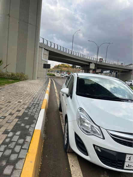 ئوبيل ٢٠١٤  فول عادي  گير عادية بي سبوغ  بي ليدران
تةنها يةك دوو پةلةي هةية  
 بةشةرت  مةكينة گير  
سعر ٦٥ مةجاليكي كةم 
***********
***********
*********** سوران
