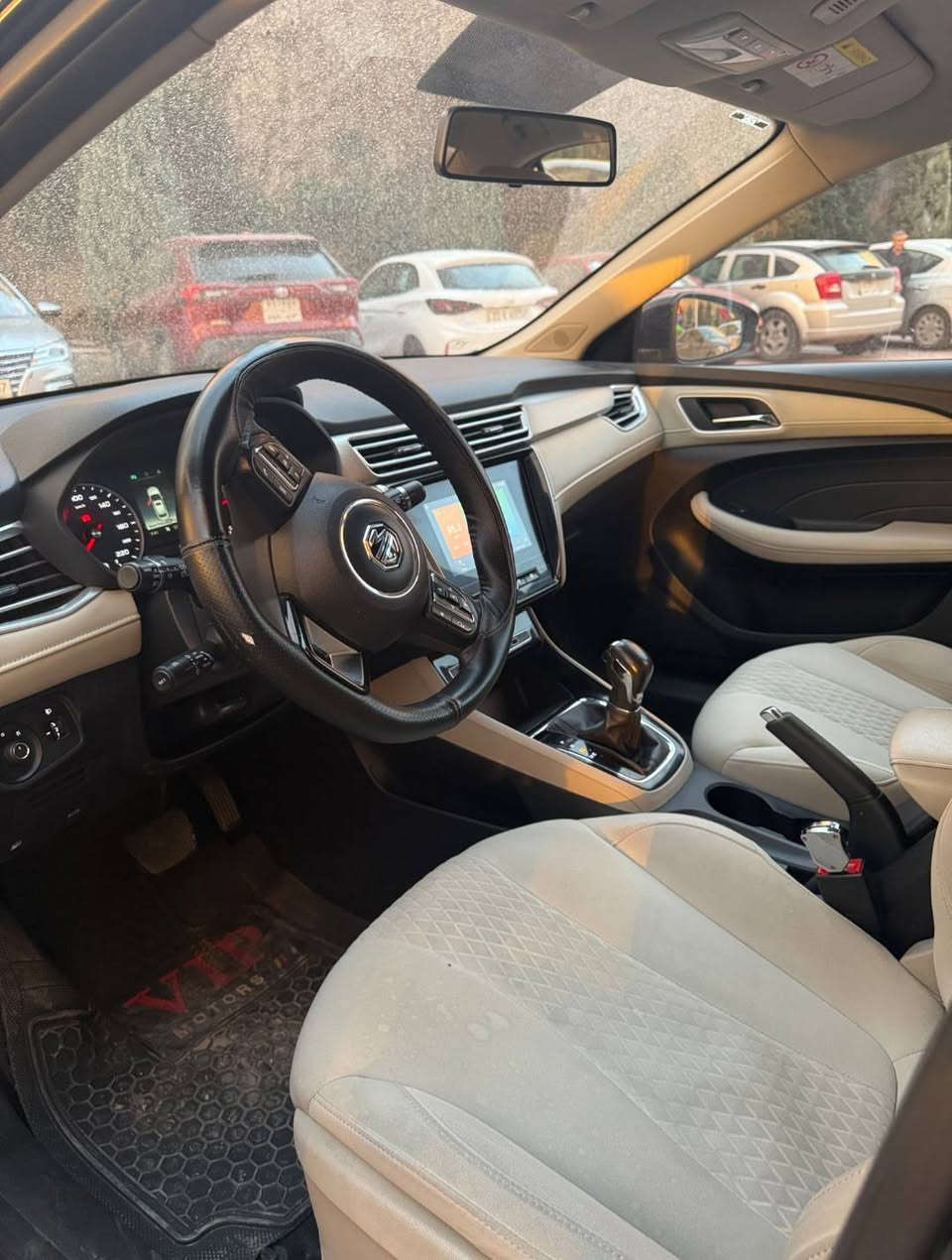 Mg5 comfort 2023
زەمانی شەریکەیە 
بێ بۆیاغ بێ سارد
50km ڕۆشتووە 
نرخی 96$
***********
