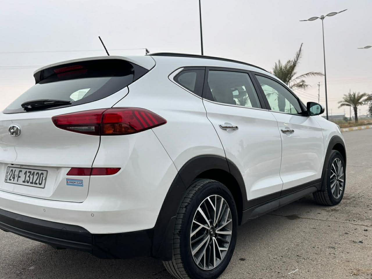 سلام عليكم
توسان 2020 خليجي

ماشيه 136 الف 

كلين بشرط

رقم دهوك تحويل مباشر

فول مواصفات بصمه بانوراما حساسات شاشه كبيره 

بعد بيها هواي مواصفات 
سعر ٢٢٠
***********
