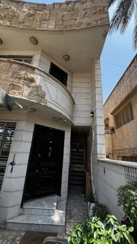 دار للبيع بناء حديث ١٠٠ م٢ واجهة ٥ نزال ٢٠ ثلاثة طوابق  محلة ٥٠٨ شارع ...