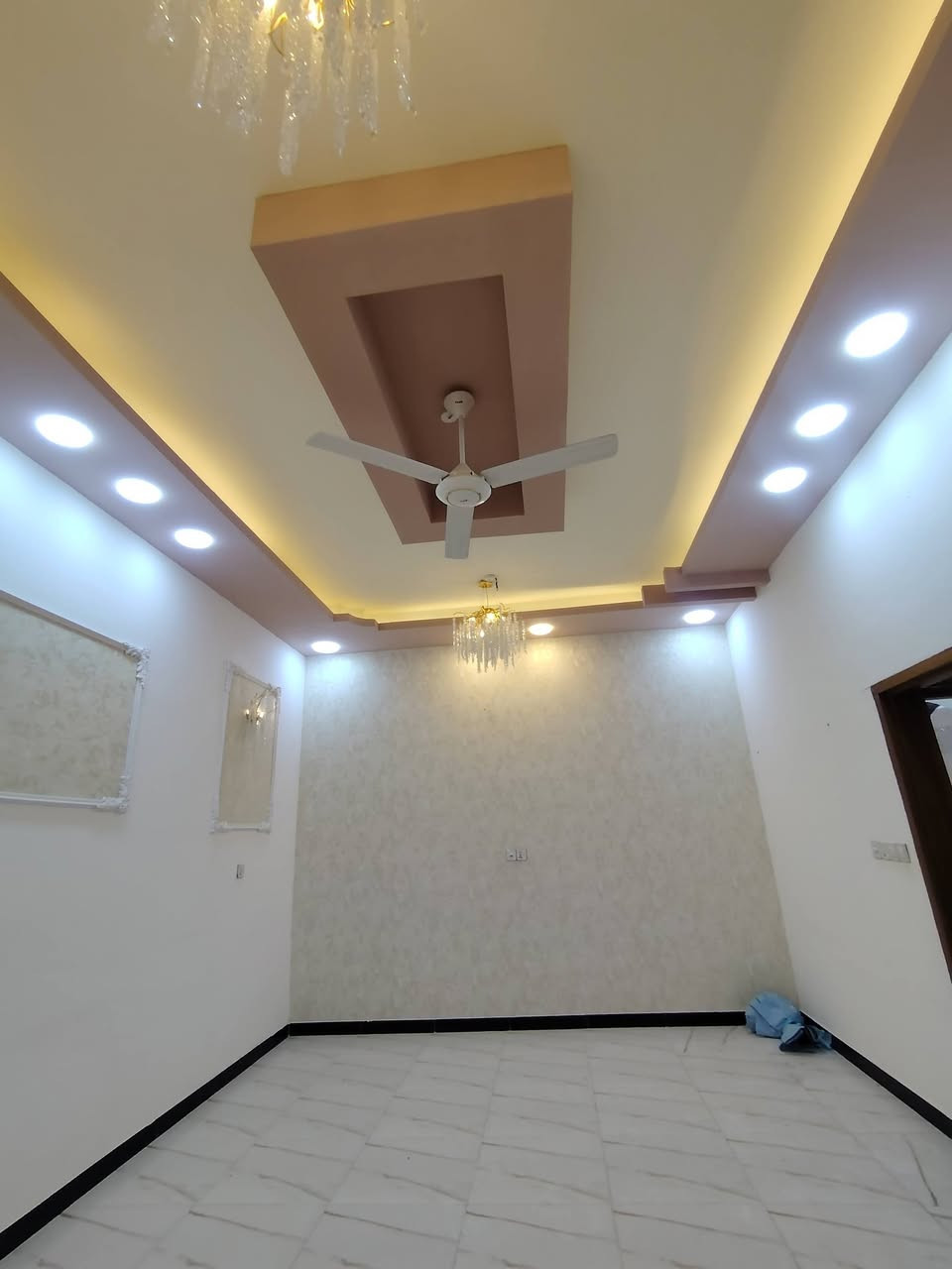 ياالله يتوفر دارس سكن موقع كلش حلو شقل درجه اوله امانه 
#المساحه ٢٠٠ متر
يتكون من #غرفتين منام #وصاله #وديوان #ومطبخ #وصحيات داخليه وخارجيه
#وكراج سياره وحديقه واسعه
وكافه الخدمات متوفره يمك
#العنوان البصره ابي الخصيب الصنكر
٥٠٠ متر عن السايدين السياحي
#السعر ١٢٠ مليون قابل للتفاوض
#للاستفسار اكثر اتصل ***********
