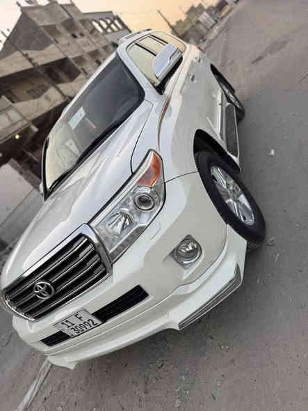 السلام عليكم للبيع لاندكروز موديل 2015 تكمة وسنويه بريم اصلي رقم بغداد بسمي مشروع وطني مكفول كفاله عامه من صبغ وتبديل وفتح 
فول مواصفات
بصمه تشغيل
بصمه ابواب
فتحه
كشنات جلد
كشن كهرباء ثلاث حركات
زراكات
مري شفط
مري قلاب
تحكمات ستيرن كامله
مثبت سرعه
سبعه راكب
ثلاث قطع تبريد
8ايرباك 
محرك v6 
حساس امامي
حساس خلفي
وباقي مواصفات بريم معروفة 
ماشيه 105الف حقيقي 
السعر (٤٣٠) وبيهة مجال بسيط 
للاستفسار اتصل على الرقم
*********** 
مكان السيارة بغداد البياع حي التراث
