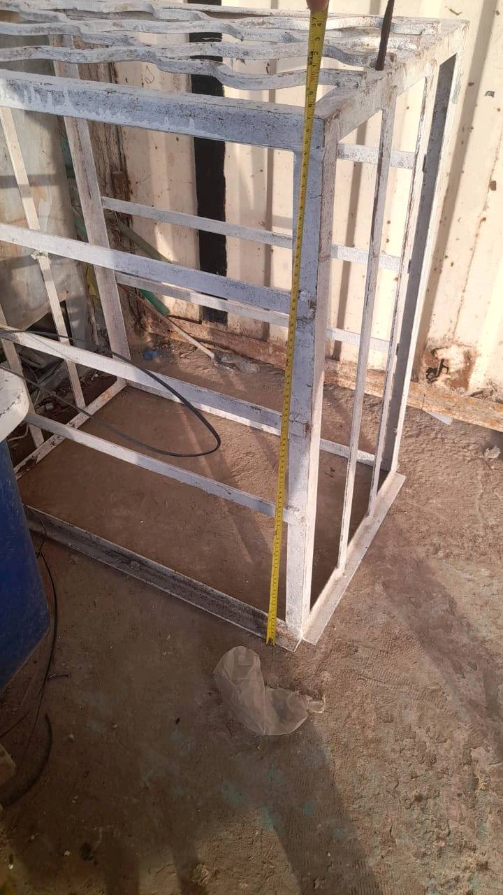 ميز اوركندشن نظيف شغل درجة اولى ثقيل مكاني. كوفة/ السوق العصري) ***********