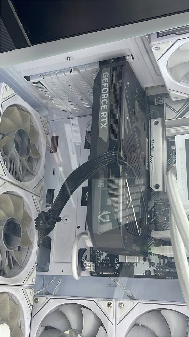 سلام عليكم
5060 Ti VRM 16gb

يفيد خاصتاً لجماعة التختيم والبثوث والسرڤايڤل  تلعب 2K وانت مرتاح بس شدلك معالج مرتب  

الكارت تحت الضغط (قوي) حرارته توصل 55  58

تاخذه هوه وكارتونته السعر (835)


**إذا كنت صاحب هذا الإعلان وتريد حذفه لأي سبب، رجاءا أرسل رسالة إلى الدعم الفني**