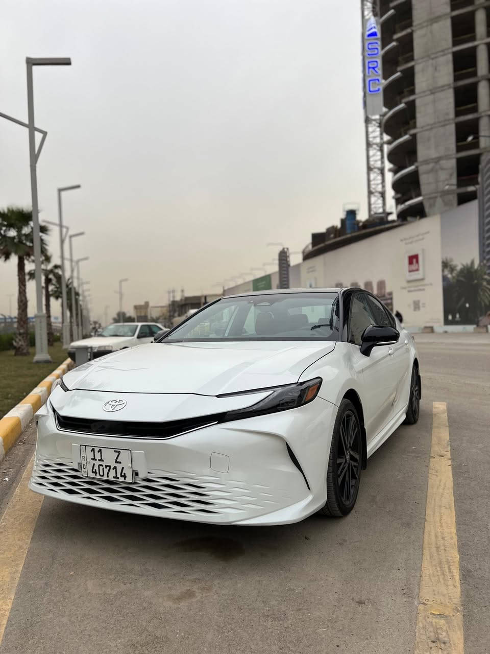 🔥 تويوتا كامري XSE 2025 - ملكة الشارع
للبيع حصراً، كامري XSE .
​الموديل: 2025 (الشكل الجديد).
​اللون: أبيض لؤلؤي / سقف أسود (بلادي).
​الداخلية: جلد أحمر رياضي.
​المسافة: 13 ألف ميل فقط.
​الرقم: بغداد.
​السيارة بحالة جديدة جدا  وجاهزة للتحويل.
​📍 للتواصل والاستفسار:
📞 ***********
