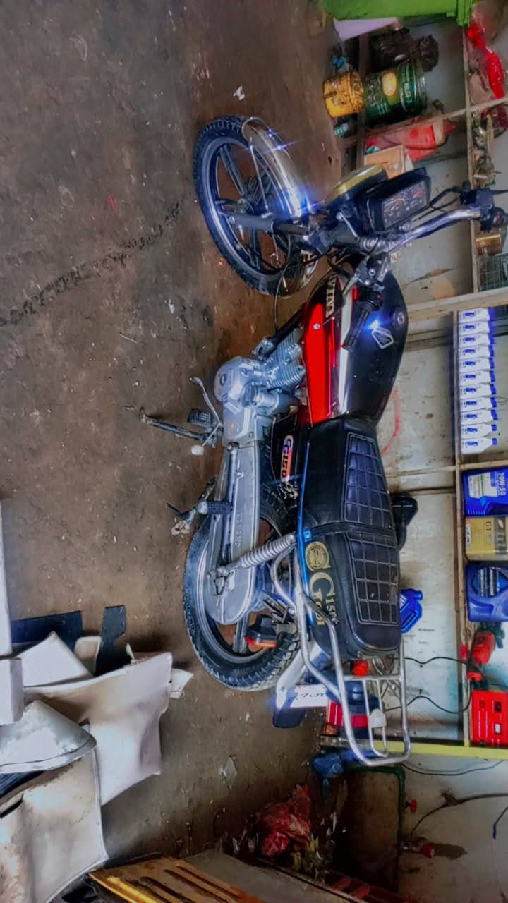 السلام عليكم دراجه للبيع موديل 22 سعر ب 400 بيها مجال ***********
