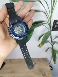 ساعة يد إلكترونية • مقاومة ماء • منبه