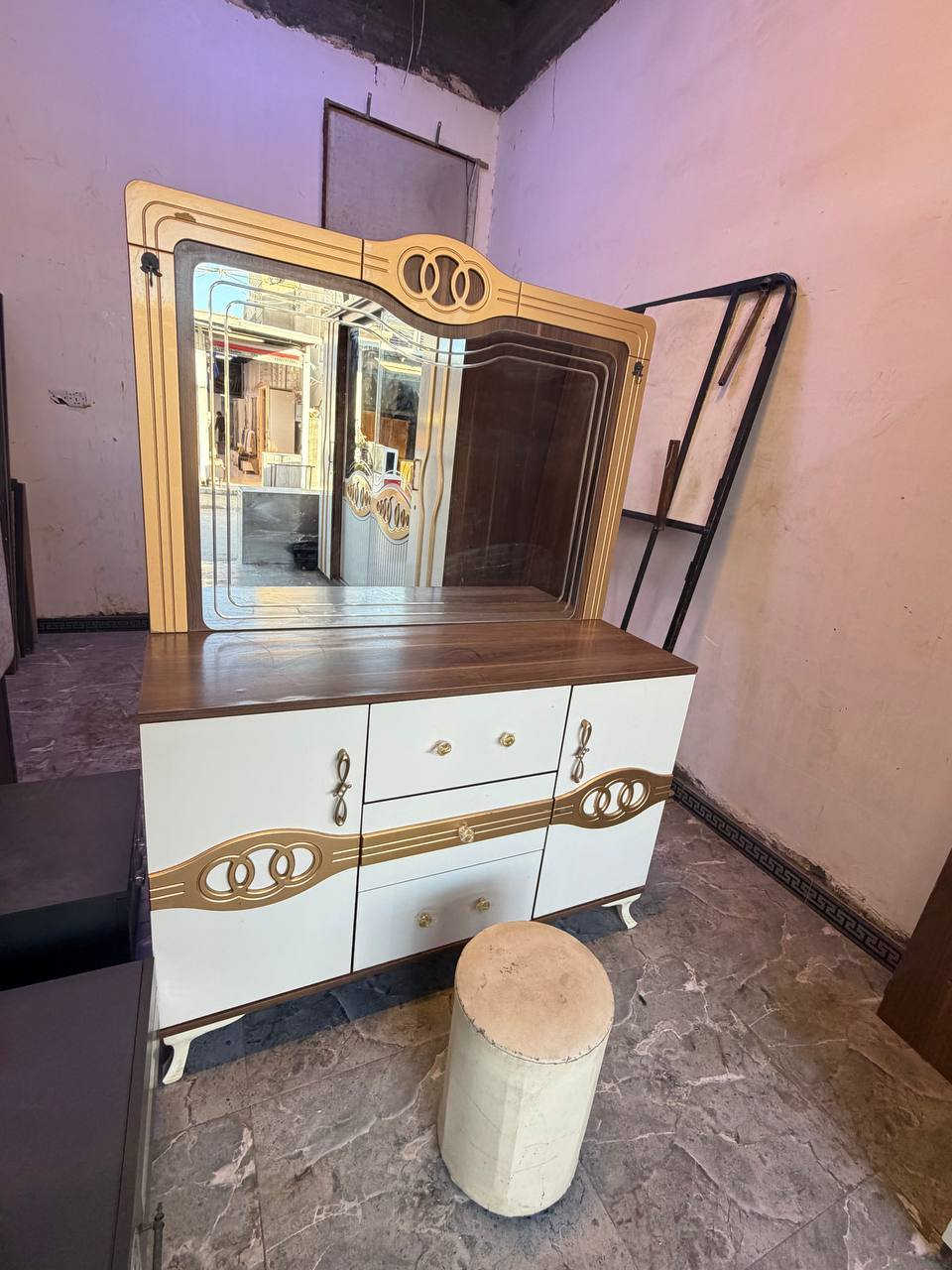 غرفة نوم مستخدمة نضافة 85‎%‎
عدد القطع 8
شد ونقل داخل بغداد مجاني


**إذا كنت صاحب هذا الإعلان وتريد حذفه لأي سبب، رجاءا أرسل رسالة إلى الدعم الفني**