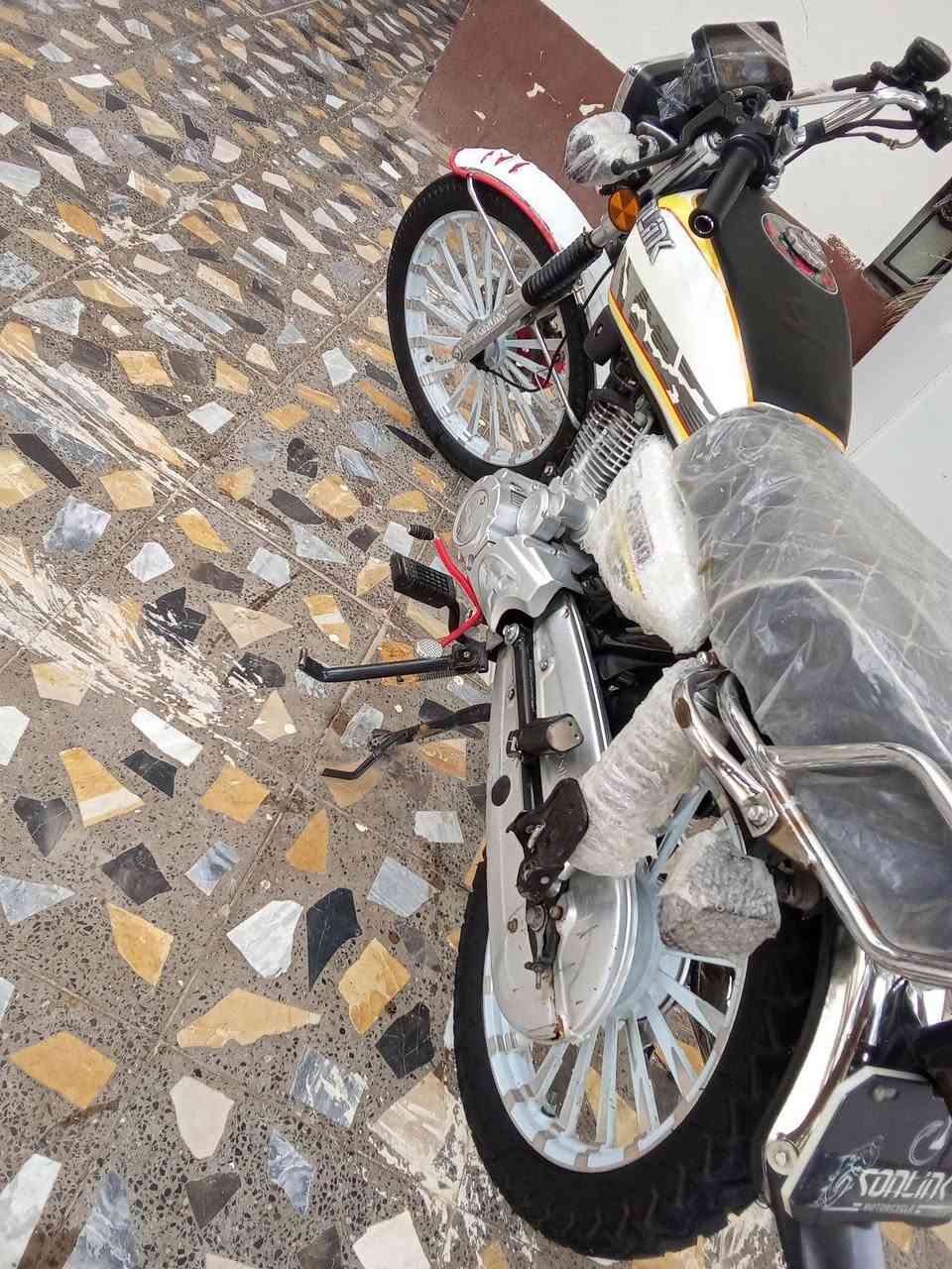 سيفان 25 للبيع كفاله عامه اوراق كامله 
محرك 200cc سلف هندر نكره 
مكان ديالى كنعان شراي تعال خاص


**إذا كنت صاحب هذا الإعلان وتريد حذفه لأي سبب، رجاءا أرسل رسالة إلى الدعم الفني**