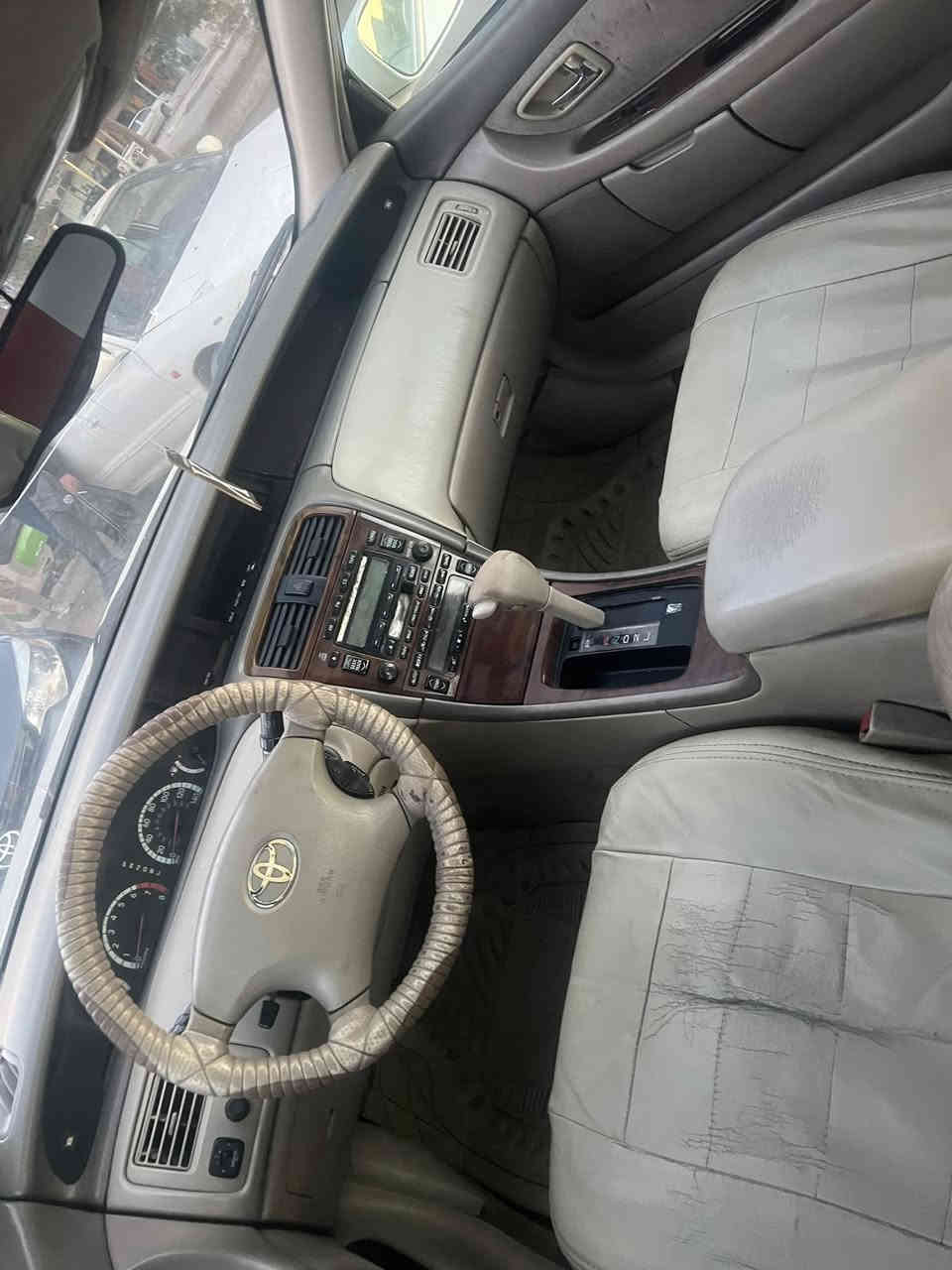 سلام عليكم للبيع افلون مديل 2000السياره جهاز مكينه وكير وتيرات جديد السياره محوله بسمي دولي باقي بس نشد الاوحات السياره امريكي مواصفات الخليجي فته كشنين كهرباء داخل لونين 
السياره مصبوغه كله جماليه سعر68وببه مجال قليل مكانه صلاح الدين بلد لاستفسار لاتصال عى الرقم ***********
