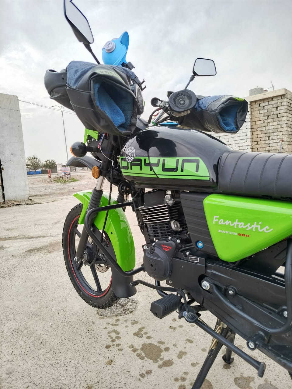 للبيع دايوان 2025 سعر 1350 ويرهم مراوس وفرق  تحياتي للجميع هاتف *********** 📲
