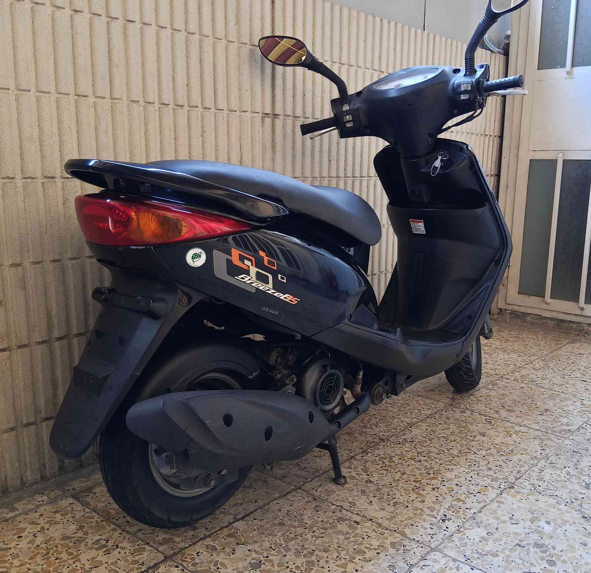 السلام عليكم 
بريز  ببغاء 140 نوزل 
مكينة بلادية كفر بلادي كلها ختم واحد 
كل شي شغال ما بيها اي نقص 
مكان الدراجة بالصالحية 
السعر  950  وبيها مجال قليل 
للاستفسار  ***********
