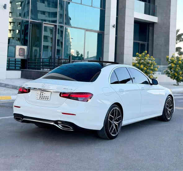 ‏Mercedes Benz E350 AMG 2021
 كفاله عامه السياره عده الدعاميه الاماميه فقط 
 ماشيه 30 الف 
فول موصفات 
1. فتحه سقف 
2.  بصمات ابواب 
3. كأمره خلفيه 
4. لايت متحرك 
5. كيج إلكتروني متغير 4 أشكال 
6. شاشه حجم الكبير 
7. حزام كهرباء سحب  
8. رادارات امامي خلفي جوانب 
9. حساسات 360 درجه 
10. صندوق كهرباء 
11. شاحنه لاسلكي 
12. اتو بارك + اتو هولد
13. لد داخلي متغير 64 لون 
14. سماعات برو مستر 
15. كشنات تدفئه
16. ويل 19 AMG أصلي 
17. صفر مسج جديده جداً السياره 
مكان السياره بغداد اليرموك 
الاستفسار ***********
السعر 350 ورقه بغداد
