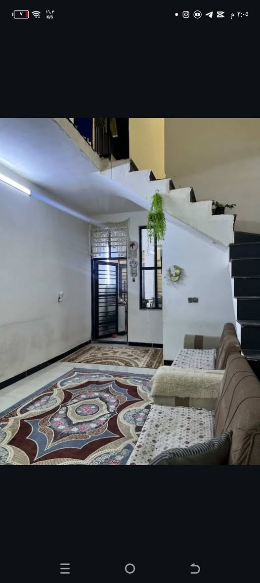 بيت للبيع 150م طابقين منطقه الثلاثينيات مقابل مستشفى التركي الحسينية الراشديه يحتوي على 3غرف نوم واستقبال وهول ومطبخ حار وبارد وصحيات بناء حديث السعر 120 رقم الهاتف ***********
